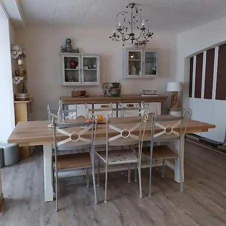 Maison Entiere 5 A 10mn A Pied De L'entree Principale Du Circuit 24h Du Mans Holiday home *