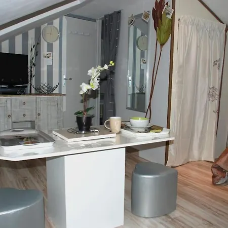 Holiday home Maison Entiere 5 A 10mn A Pied De L'entree Principale Du Circuit 24h Du Mans