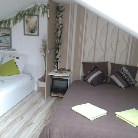 Maison Entiere 5 A 10mn A Pied De L'entree Principale Du Circuit 24h Du Mans Tatil Evi Le Mans