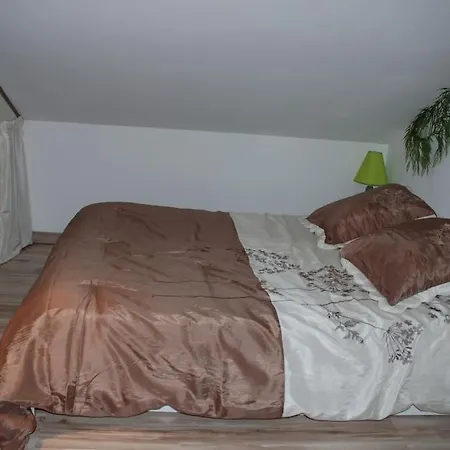 Hébergement de vacances Maison Entière 5 à 10mn à Pied De L'entrée Principale Du Circuit 24h Du Mans