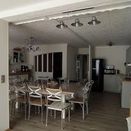 Дом отдыха Maison Entiere 5 A 10mn A Pied De L'entree Principale Du Circuit 24h Du Mans