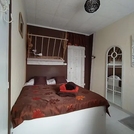 Hébergement de vacances Maison Entière 5 à 10mn à Pied De L'entrée Principale Du Circuit 24h Du Mans