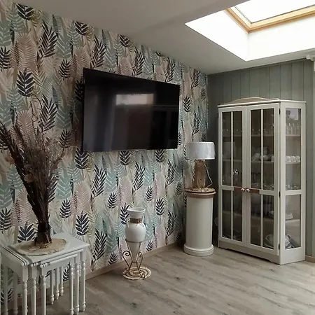 Maison Entiere 5 A 10mn A Pied De L'entree Principale Du Circuit 24h Du Mans Holiday home Le Mans
