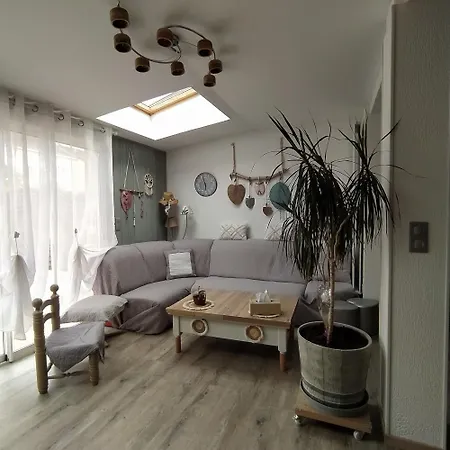 Maison Entiere 5 A 10mn A Pied De L'entree Principale Du Circuit 24h Du Mans Tatil Evi Le Mans
