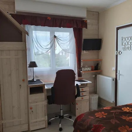 Maison Entiere 5 A 10mn A Pied De L'entree Principale Du Circuit 24h Du Mans Le Mans