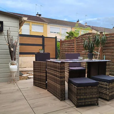 Holiday home Maison Entiere 5 A 10mn A Pied De L'entree Principale Du Circuit 24h Du Mans Le Mans