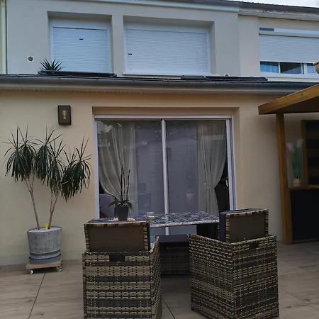 Holiday home Maison Entiere 5 A 10mn A Pied De L'entree Principale Du Circuit 24h Du Mans Le Mans