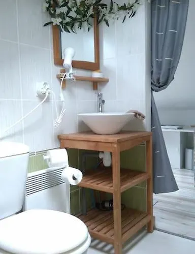 Maison Entière 5 à 10mn à Pied De L'entrée Principale Du Circuit 24h Du Mans