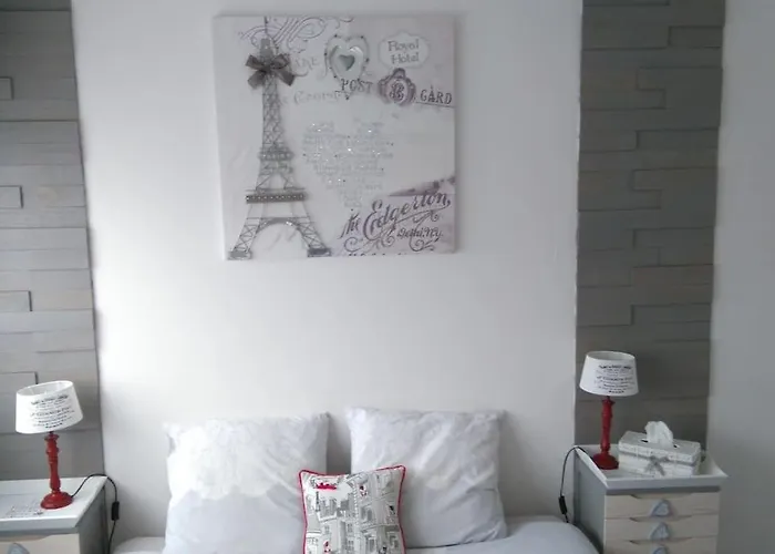 Casa vacanze Maison Entière 5 à 10mn à Pied De L'entrée Principale Du Circuit 24h Du Mans *