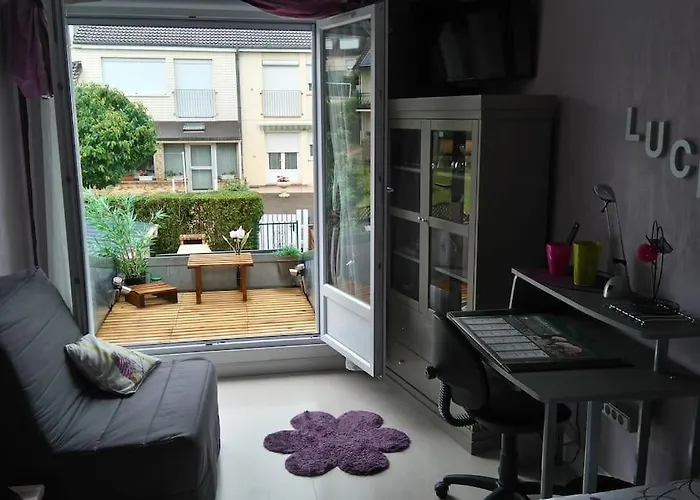 Maison Entière 5 à 10mn à Pied De L'entrée Principale Du Circuit 24h Du Mans Le Mans