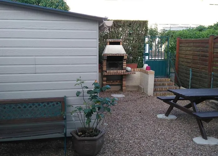 Maison Entière 5 à 10mn à Pied De L'entrée Principale Du Circuit 24h Du Mans