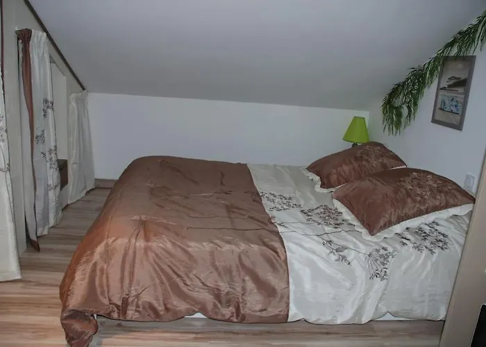 Casa vacanze Maison Entière 5 à 10mn à Pied De L'entrée Principale Du Circuit 24h Du Mans