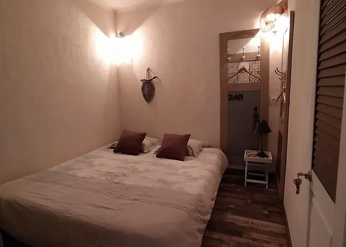 Maison Entière 5 à 10mn à Pied De L'entrée Principale Du Circuit 24h Du Mans Casa vacanze Le Mans