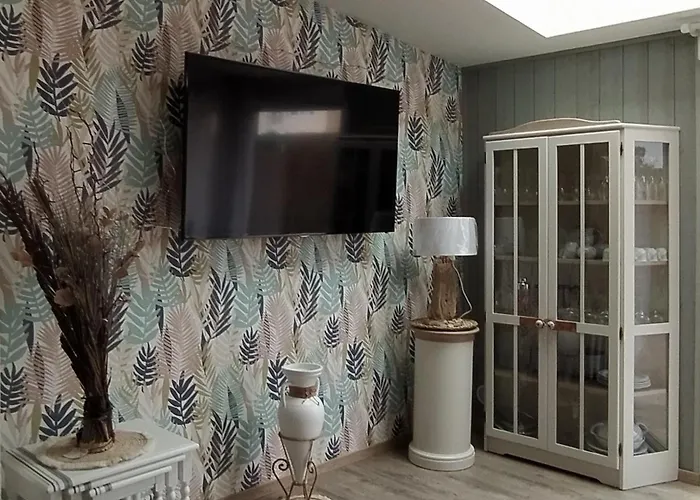 Maison Entière 5 à 10mn à Pied De L'entrée Principale Du Circuit 24h Du Mans Hébergement de vacances Le Mans